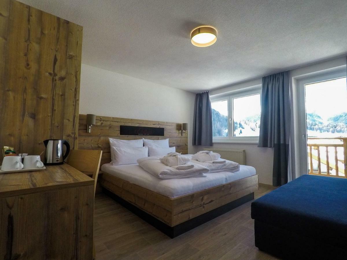 Collina Hotel Garni Nauders Exterior foto