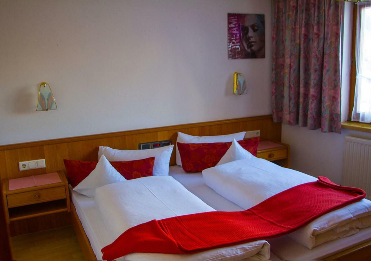 Collina Hotel Garni Nauders Exterior foto